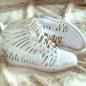 Nike sneakers (with heel)